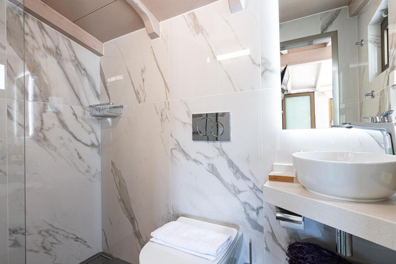 Lilian Loft Sea View - Adults Only Apartment Плакиас Екстериор снимка